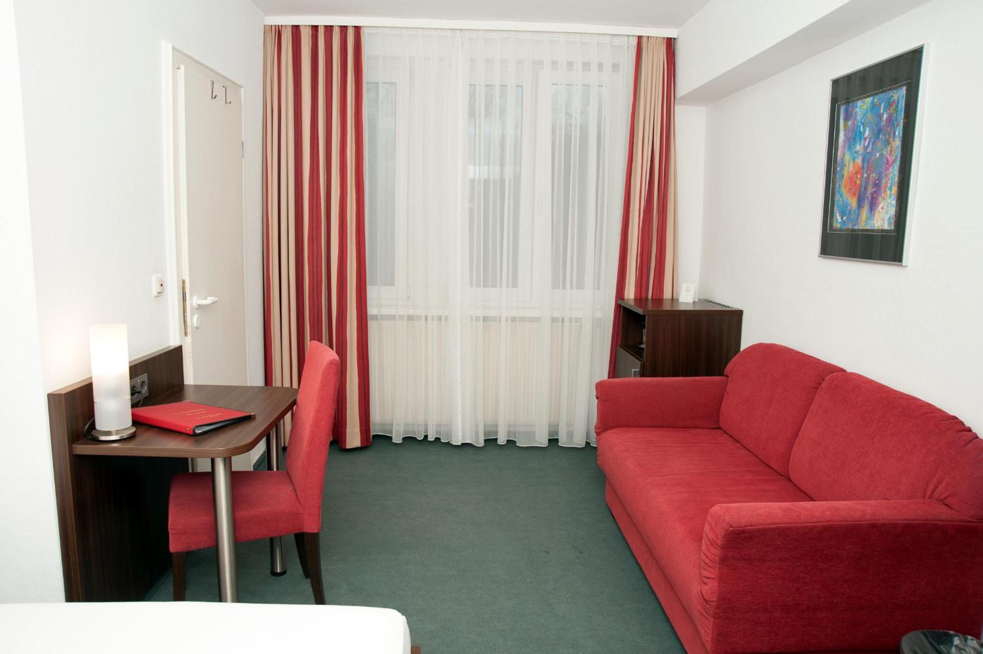 Hotel Am Roemerwall Майнц Экстерьер фото